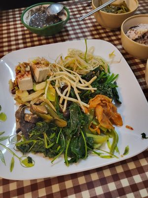 assorted Vegetables at Han Gwa Chae - 한과채 in Seoul