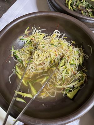 Buffet options  at Han Gwa Chae - 한과채 in Seoul