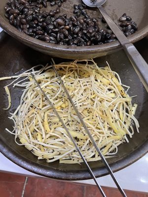 Buffet options  at Han Gwa Chae - 한과채 in Seoul