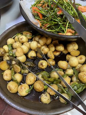 Buffet options  at Han Gwa Chae - 한과채 in Seoul