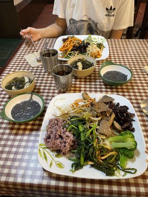   at Han Gwa Chae - 한과채 in Seoul