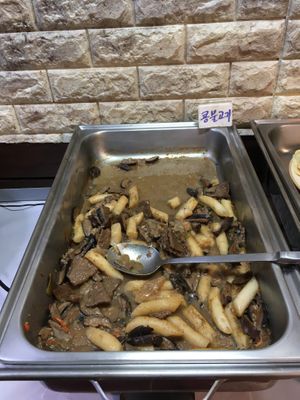 Traditional palace style tteokbokki   at Han Gwa Chae - 한과채 in Seoul