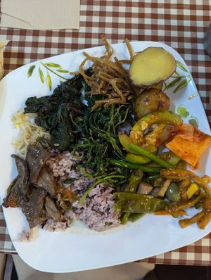 Assortment from the buffet at Han Gwa Chae - 한과채 in Seoul