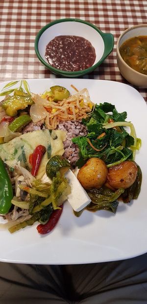 Vegan buffet. Amazing food! at Han Gwa Chae - 한과채 in Seoul