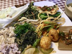 Various kinds of Korean leaves and herbs. Each has different taste and very interesting. 여러종류의 나물들이 있어서 너무 좋았어요. 각각의 다른 맛이 다 느 at Han Gwa Chae - 한과채 in Seoul