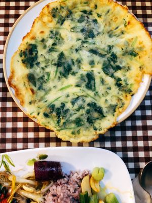 Our freshly made korean pancake - jeon at Han Gwa Chae - 한과채 in Seoul