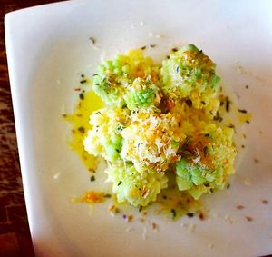 Romanesco con vinagreta de jengibre.
Romanesco with ginger vinaigrette. at The Vegan - Pop Up in La Coruna