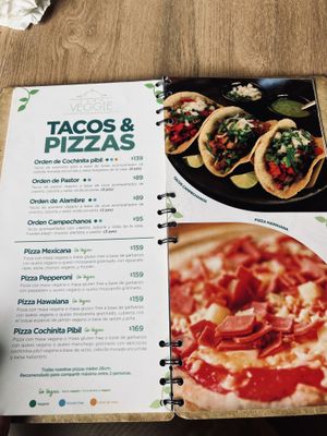 Tacos y pizzas   at Zona Veggie in Toluca