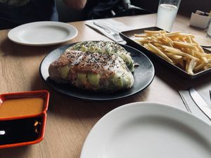 Con salsitas   at Zona Veggie in Toluca