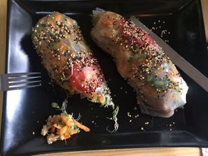 Veggie Roll,  some veggies wrapped in rice paper, it has tomato, cucumber, alfalfa sprouts, sesame seeds, rice with bbq sauce. It was so good.  at Zona Veggie in Toluca