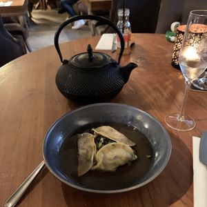 Dim sum met shiitake bouillon: Héél lekker!! at Het Ruiterhuys in Castricum