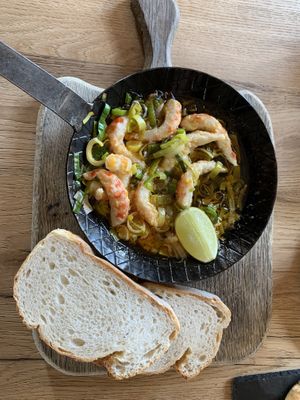 Vegan gamba pannetje met hete knoflook-balisaus  at Het Ruiterhuys in Castricum
