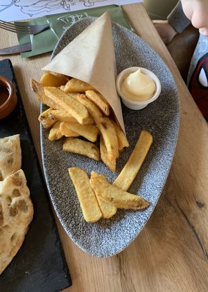 Zakje frites met vegan mayonnaise  at Het Ruiterhuys in Castricum