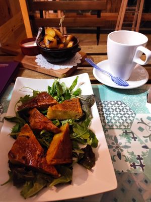 The vegan tortilla and the potato wedges at Veg Joy in Rome