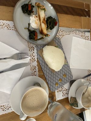 Cannolo and Bao Bun Appetizers  at Veg Joy in Rome