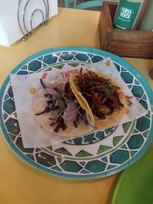 Taco Brisket Vegano & Taco Don Picaña at Tacos La Neta in Panama City