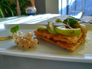 Vegan Millefeuille with apricot jam and caramelized figs (a must-have dessert, heavenly 😇) at Villa Maria in Ravello