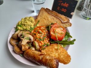 Demi Beasty vg brunch at Eat Your Greens in Bristol