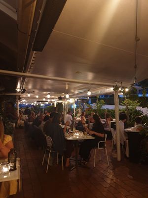 Great vibes with local DJ's at No Bones in Byron Bay