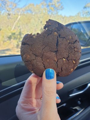 Vegan cookie soooo gooooood at Johnny Baker in Castlemaine