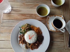 Nasi Campur at Warung Sripadi in Tampaksiring