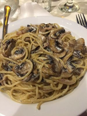 mushroom and soy cream pasta at Mystic Pizza - Exarchia in Athens