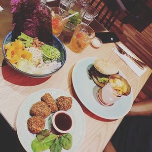 jackfruit 'chicken' bites, burger and raw Asain bowl at Tell Your Friends in South West London