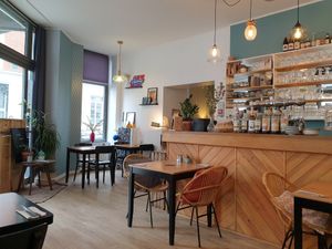 Inside at Itsy Bitsy in Lille