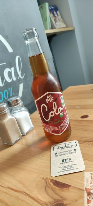 Cola at Itsy Bitsy in Lille
