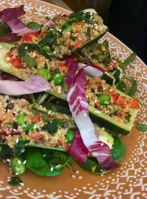 courgette farcie & sauce harissa 🌶️🍴 at Itsy Bitsy in Lille