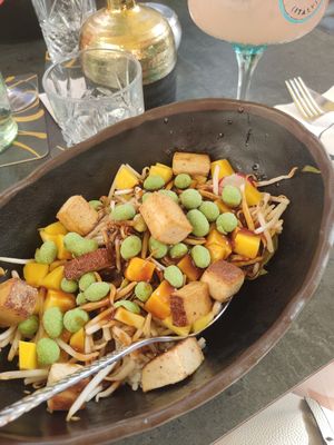 Vegan Asia Bowl with Tofu at Meisers Altstadt Brasserie in Dinkelsbuehl
