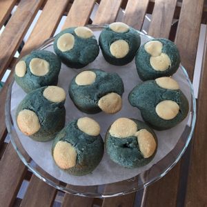 Blue matcha muffins with white chocolate at Herbosaurus in Rennes