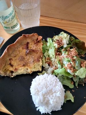 Cauliflower quiche at Herbosaurus in Rennes