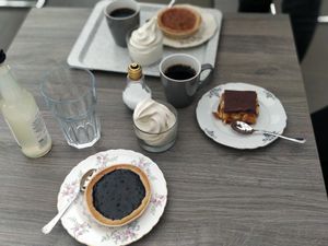 Blueberry pie & rhubarb pie with soft serve ice cream, and a snickers "cake" at Glutenfria Paradiset in Ystad