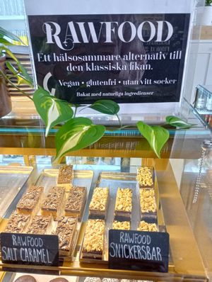 Some of the raw cakes..I had the "Snickers" which was great 👍 at Konditori Christin in Karlshamn