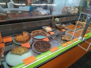 escaparate at Obrador La Osa in Sevilla