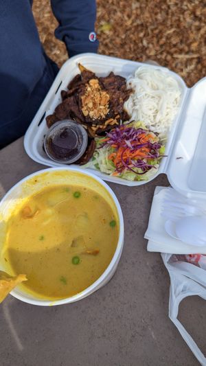 BBQ vermicelli and curry #Veganuary at Anna's Vegan Cafe in Sacramento