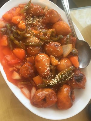 Sweet and sour 🍚 at Anna's Vegan Cafe in Sacramento