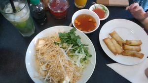 Bun (no. 11), spring rolls, home-made lime lemonade 😋 at Da Lat in Leipzig