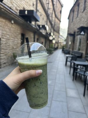 kiwi and banana smoothie  at Purée Health Bar in Tallinn