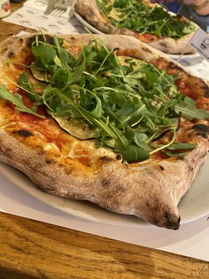 Die Pizza überzeugt!  at Mister Pizza - Via Pietrapiana in Florence