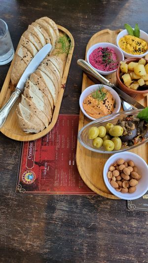 Nice vegan appetisers, main courses and the most friendly staff in the island. Highly recommended.  #Veganuary at Atelie Cafeteria in Rio De Janeiro