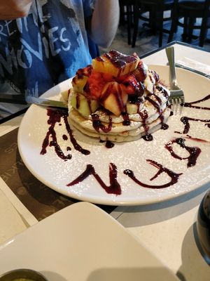 pancakes at Yoolkies in Dollard-des-ormeaux