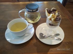 Nice vegan desert (with vegan ice cream) at Raku Robi Kitchen in Naha