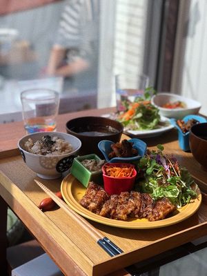 Lunch set menu "chicken" at Raku Robi Kitchen in Naha
