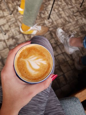 Cappuccino with oatmilk at Koffie Leute Brauhaus in Utrecht