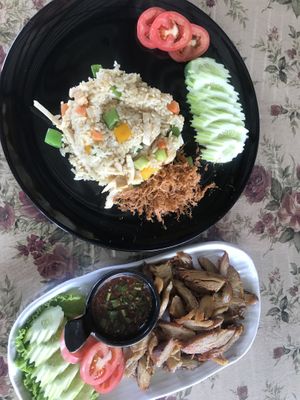 Octopus fried rice and grilled duck at Suan Eakaparp Vegetarian - สวนเอกภาพ อาหารเจ素食餐廳 in Pattaya