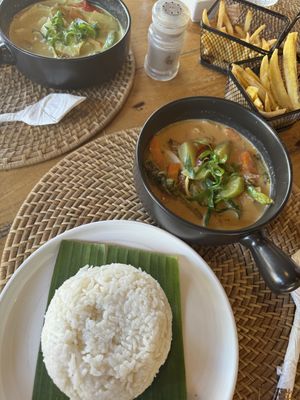 Red and Green Thai Curry with regular chirps and banana chips  at Monkey Business in San Juan Siquijor
