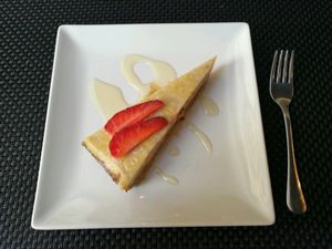 Tarta de coco con limón  at Wu Wei in Granada