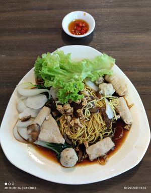 Mushroom Mince Noodles set (comes with home made Luo Han Guo drink) at New Fut Kai Vegetarian 新佛界素食 in Central Singapore